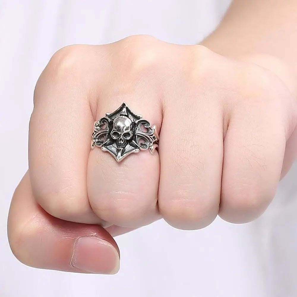 Ghost Pirate Skull Ring – Men’s Gothic Hip Hop Streetwear Jewelry